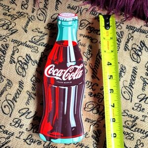 Lip smacker coca cola tin comes with 6 lip gloss